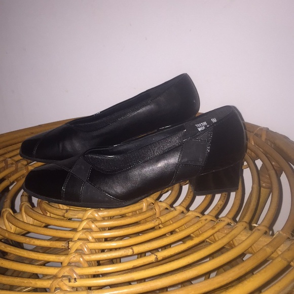 Tender Tootsies Women Size 9 Black Slip-on shoes - Picture 4 of 14